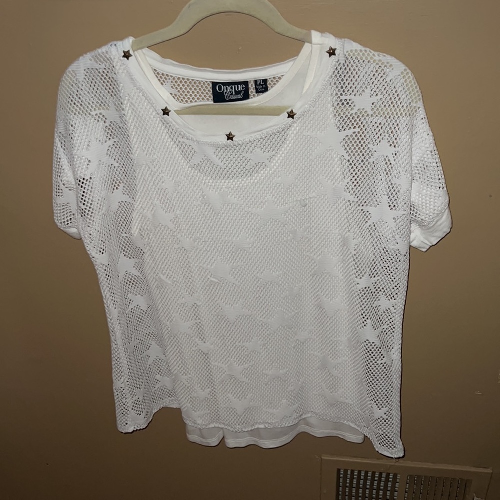 ❤️Fully lined white net short sleeve shirt with stars.